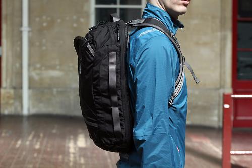 Q cheap laptop backpack